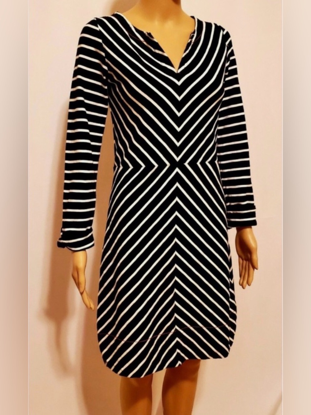 NWOT 💯 Cotton Hatley Black & White V‑Neck Long Sleeve Chevron Dress